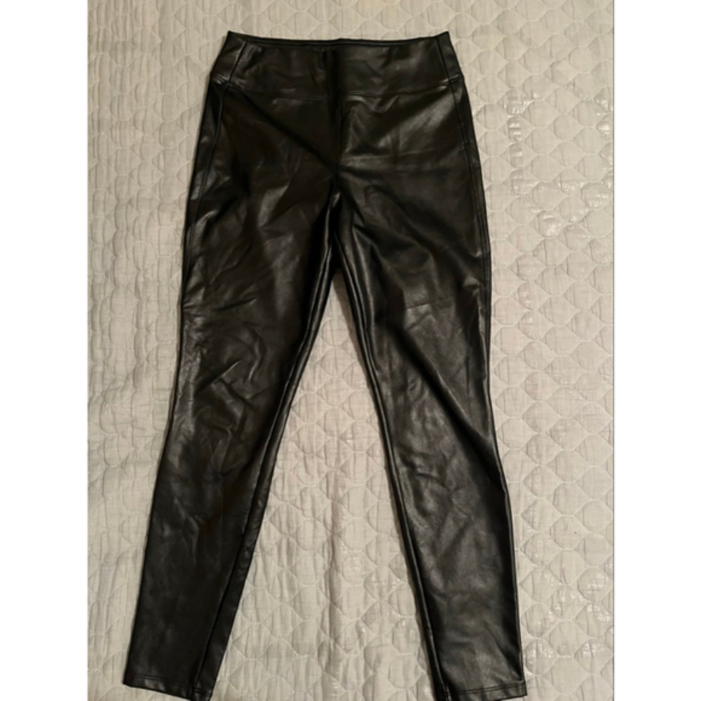 GAP~BLACK FAUX LEATHER~SKINNY PANT~M